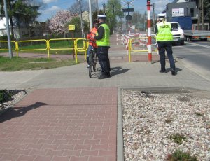 Policjanci w czasie działań „Twoja bezpieczna WuKaDka”