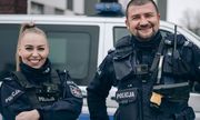 dwoje policjantów