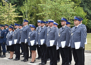 Grupa grodziskich policjantów po uroczystości