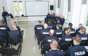 Policjanci uczestniczący w naradzie