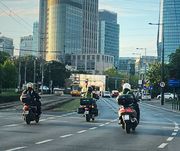 motocykliści na ulicy