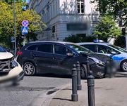samochody na ulicy po stłuczce