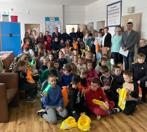 Uczestnicy kampanii podczas spotkania w szkole