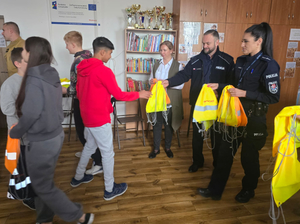 Uczestnicy kampanii podczas spotkania w szkole