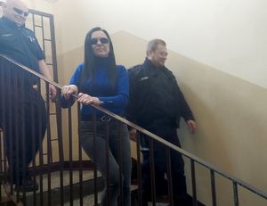 Uczestnicy warsztatów na schodach