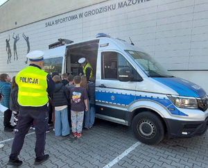 stanowisko policyjne na działaniach