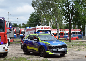 Policjanci na miejscu ćwiczeń z innymi służbami