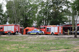 Policjanci na miejscu ćwiczeń z innymi służbami