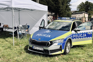 radiowóz podczas zabezpieczenia